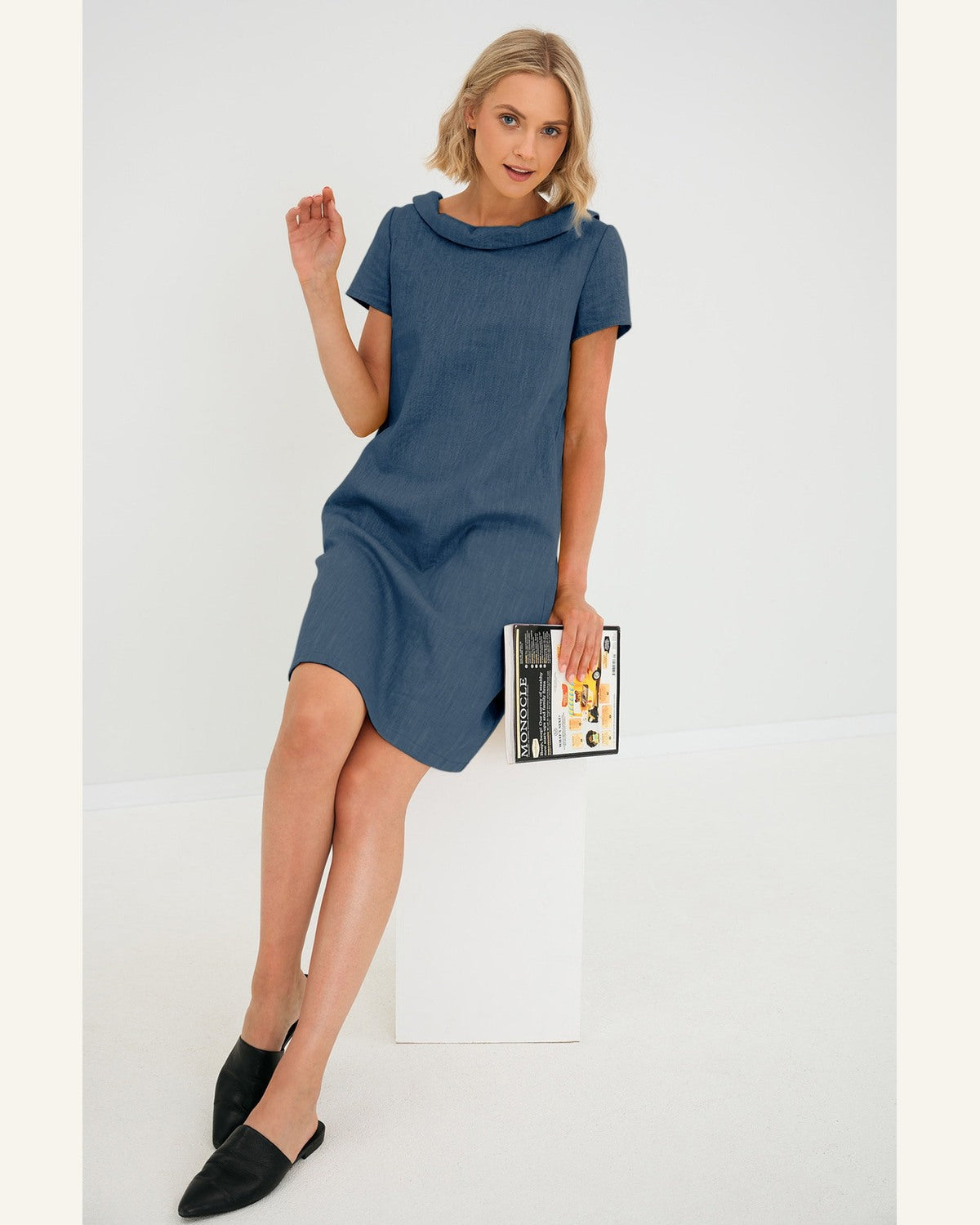 Beiges Lehrerinnenkleid mit Rückenschleife - Produktbild 5