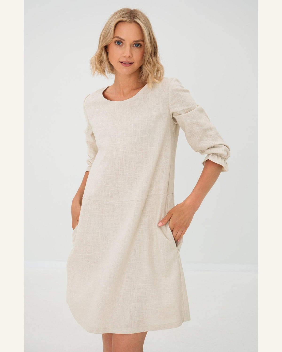 Leinenkleid mit langen Ärmeln und Gürtel - Produktbild 2