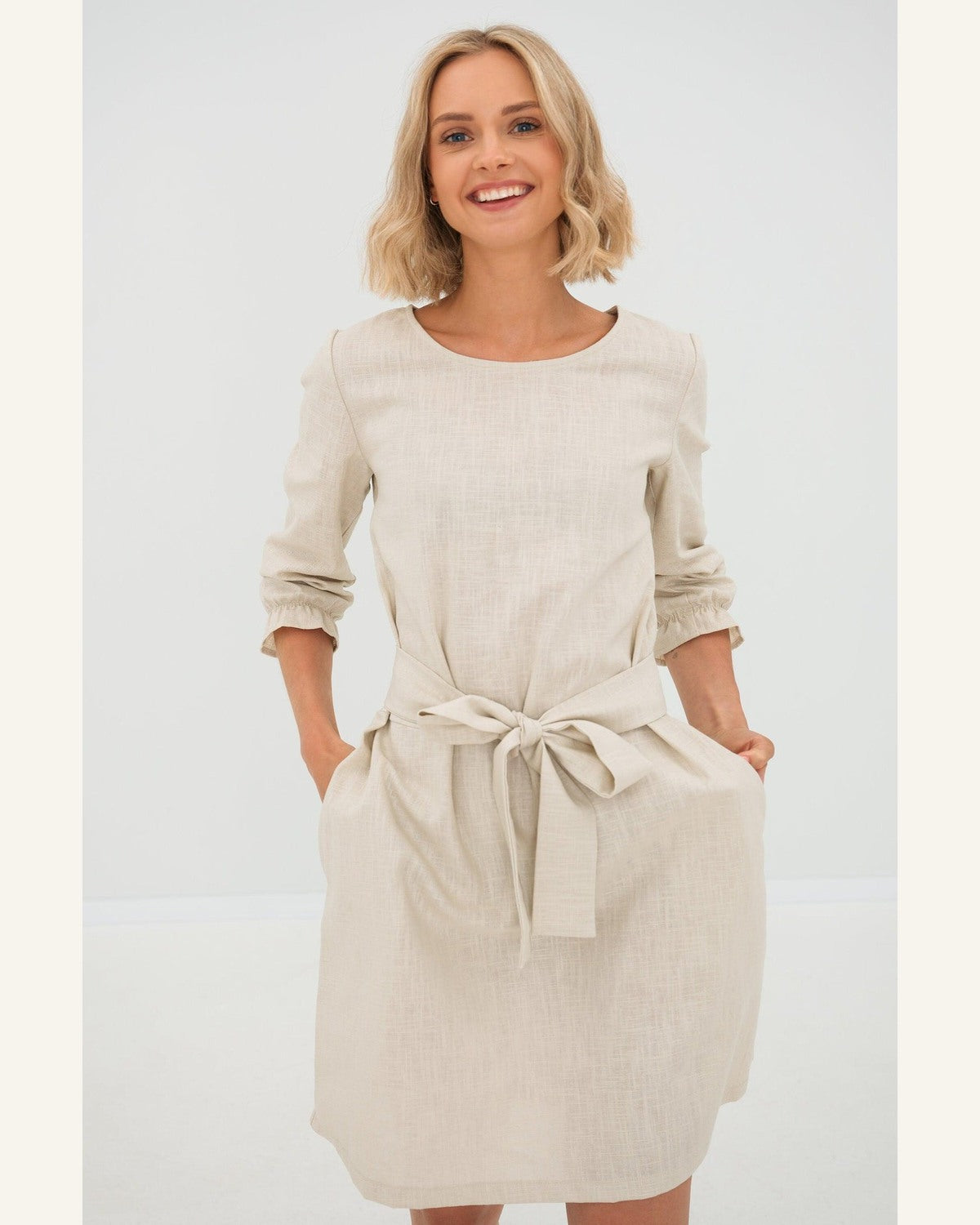 Leinenkleid mit langen Ärmeln und Gürtel - Produktbild 4